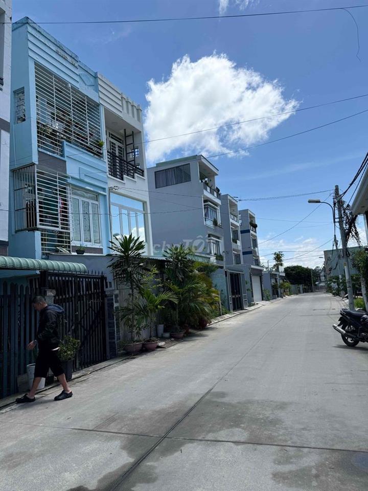 Cần Bán nhà Hẽm ô tô ,3m x10  có nhiều tiện ich , gần chợ , sieu Thi .