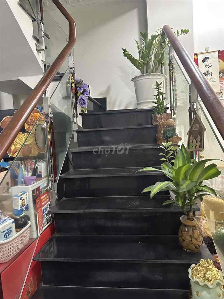 Cần bán nhà tại hẻm 108 Huỳnh Tấn Phát, xã Nhà Bè