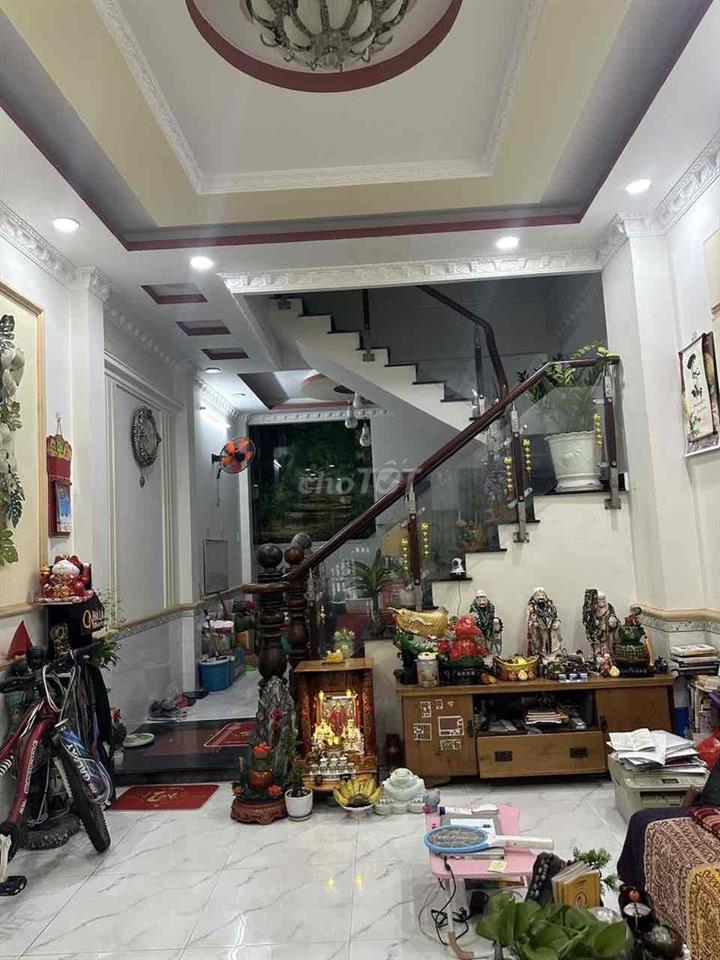 Cần bán nhà tại hẻm 108 Huỳnh Tấn Phát, xã Nhà Bè