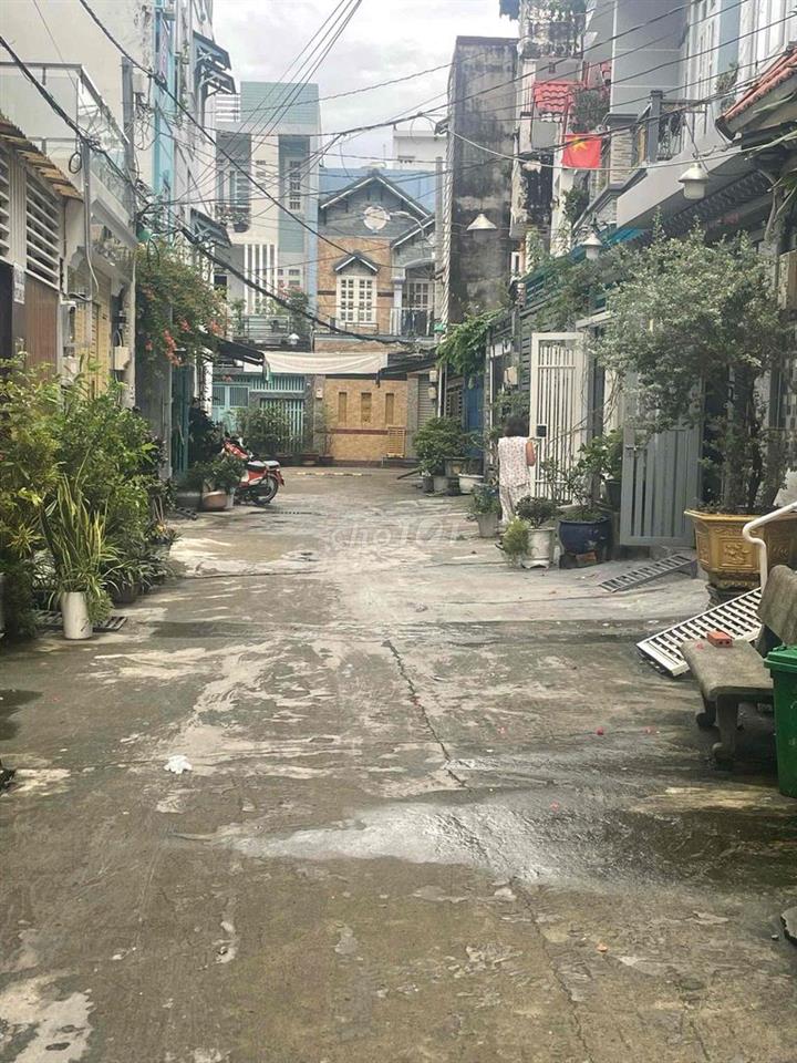 Cần bán nhà tại hẻm 108 Huỳnh Tấn Phát, xã Nhà Bè
