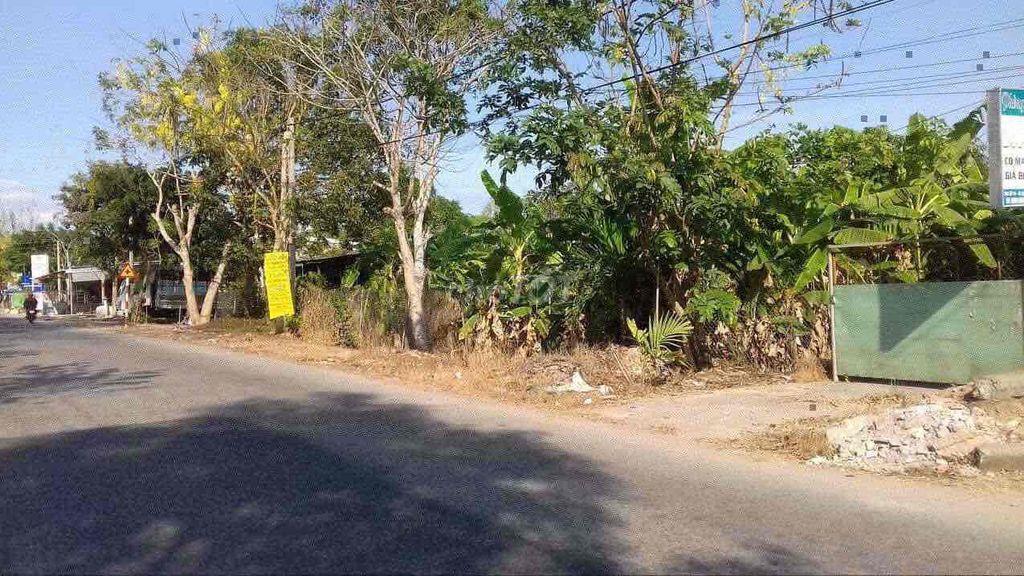 Bán đất mặt tiền đường 30/4