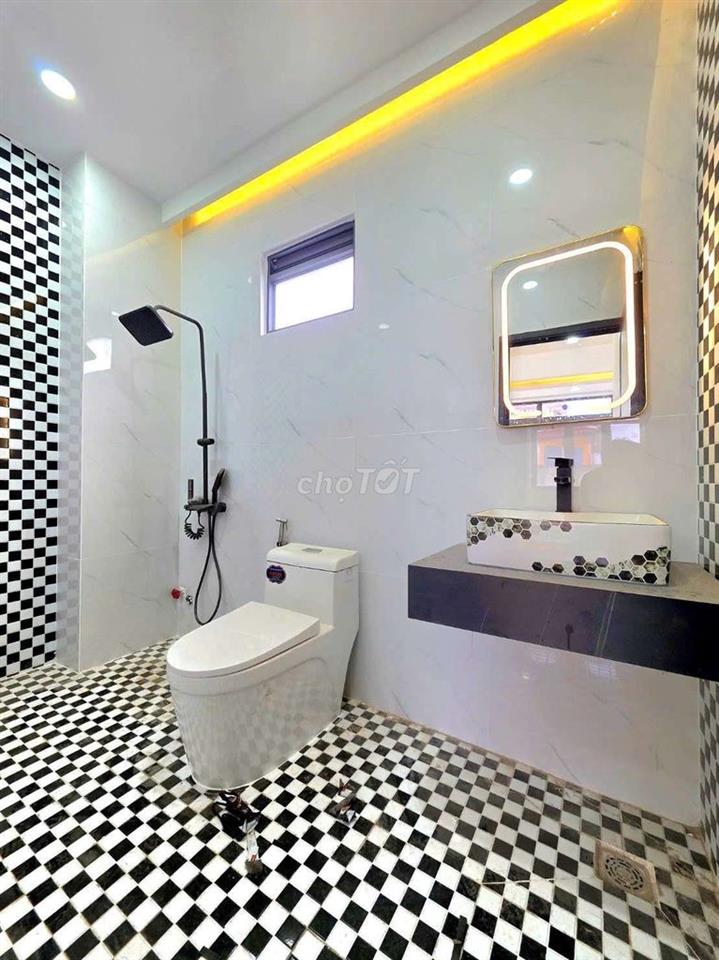 🔥🔥🔥 BÁN NHÀ XÂY MỚI 100% - SỔ HỒNG RIÊNG - GIÁP QUẬN 7 🔥🔥🔥