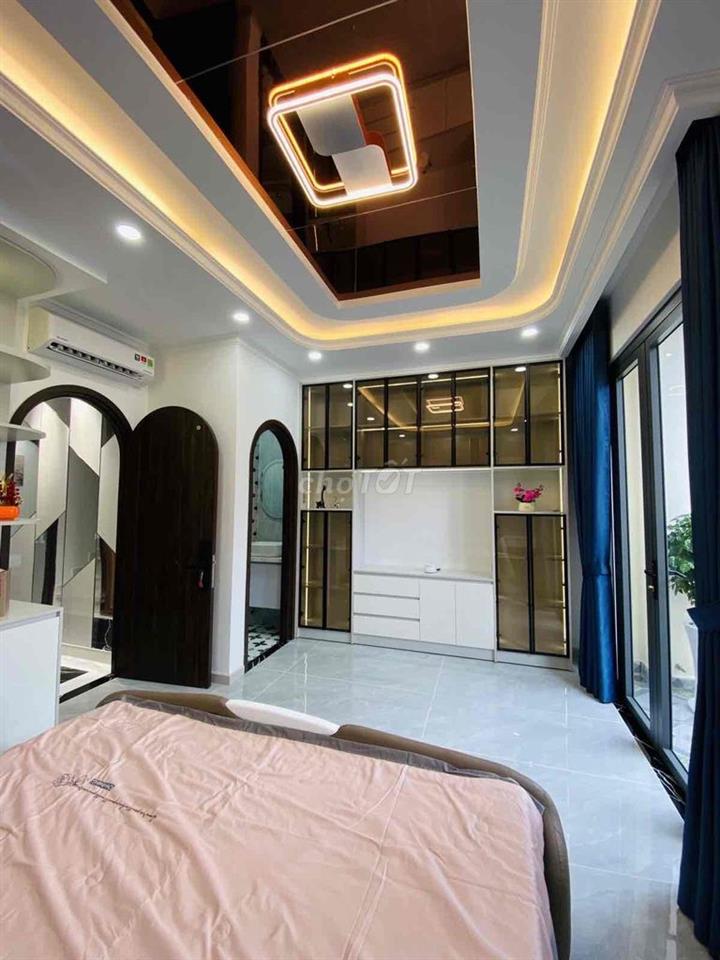 Đẹp Như Biệt Thự HXH 5M - 4PN 5WC - Cách Phú Mỹ Hưng Quận 7 chỉ 5 Phút