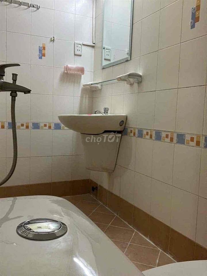 Cần cho thuê phòng hẻm 689 trần xuân soạn quận 7