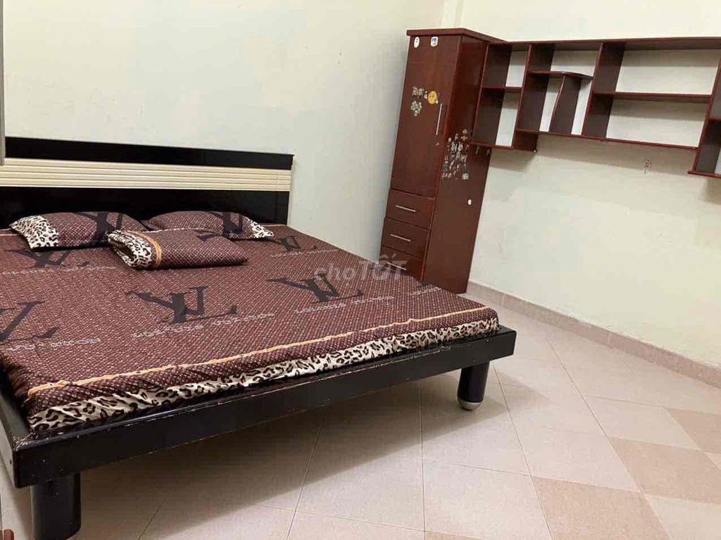 Cần cho thuê phòng hẻm 689 trần xuân soạn quận 7