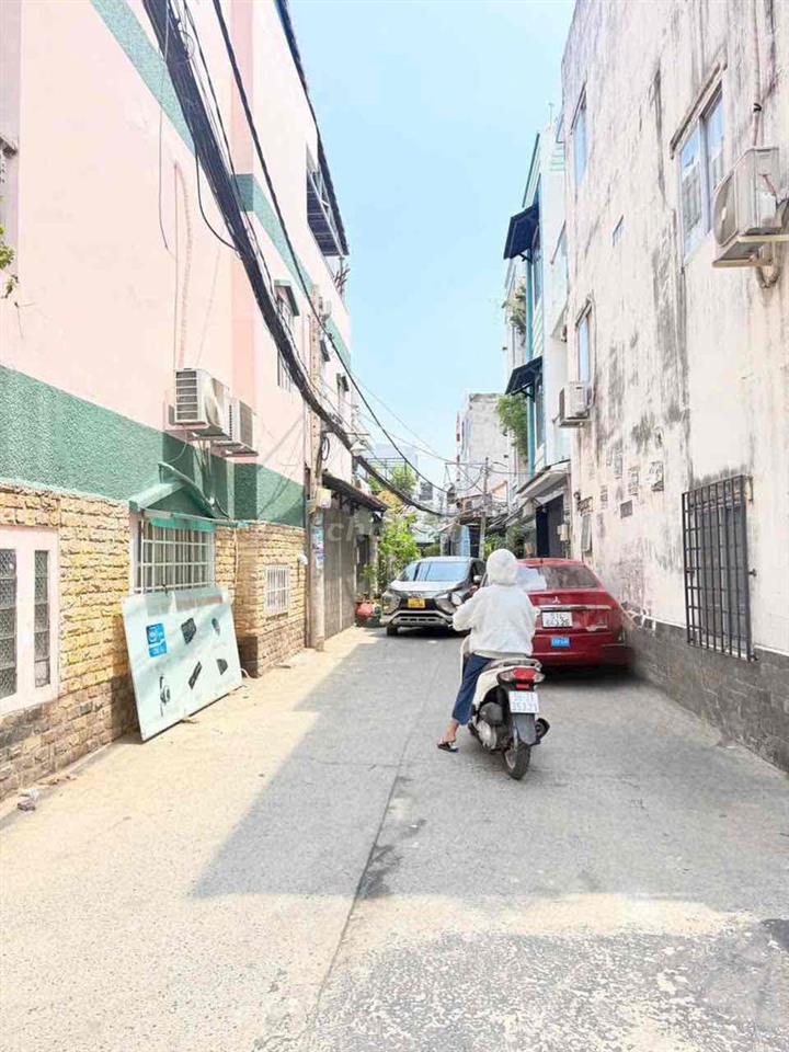 Bán nhà hẻm 2129 huỳnh tấn phát