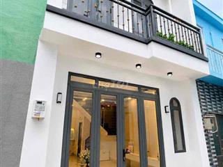 BÁN NHÀ SÁT Q7, CÁCH HẺM XE HƠI 10M. TIỆN ÍCH ĐẦY ĐỦ, DÂN CƯ AN NINH.