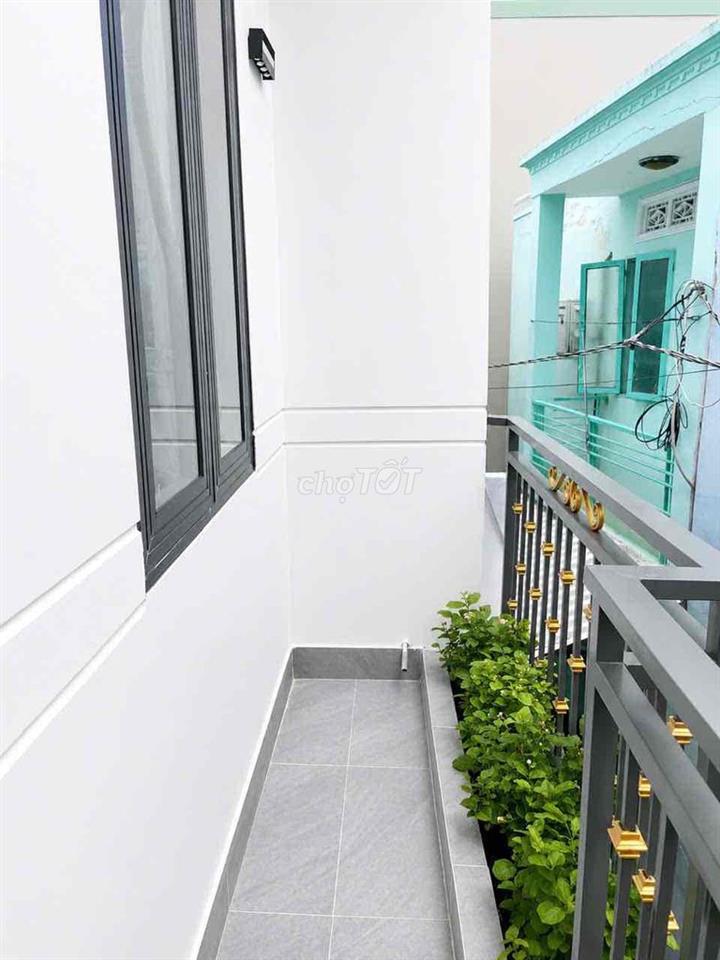 BÁN NHÀ SÁT Q7, CÁCH HẺM XE HƠI 10M. TIỆN ÍCH ĐẦY ĐỦ, DÂN CƯ AN NINH.