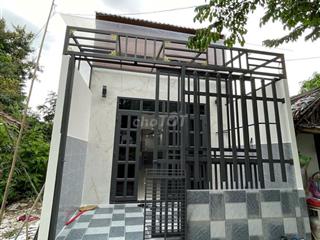 🏡 BÁN NHÀ 1 TRỆT 1 LỬNG ĐỐI DIỆN CÔNG VIÊN – LONG HẬU
