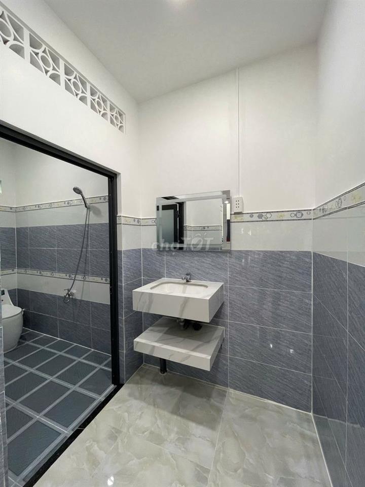 🏡 BÁN NHÀ 1 TRỆT 1 LỬNG ĐỐI DIỆN CÔNG VIÊN – LONG HẬU