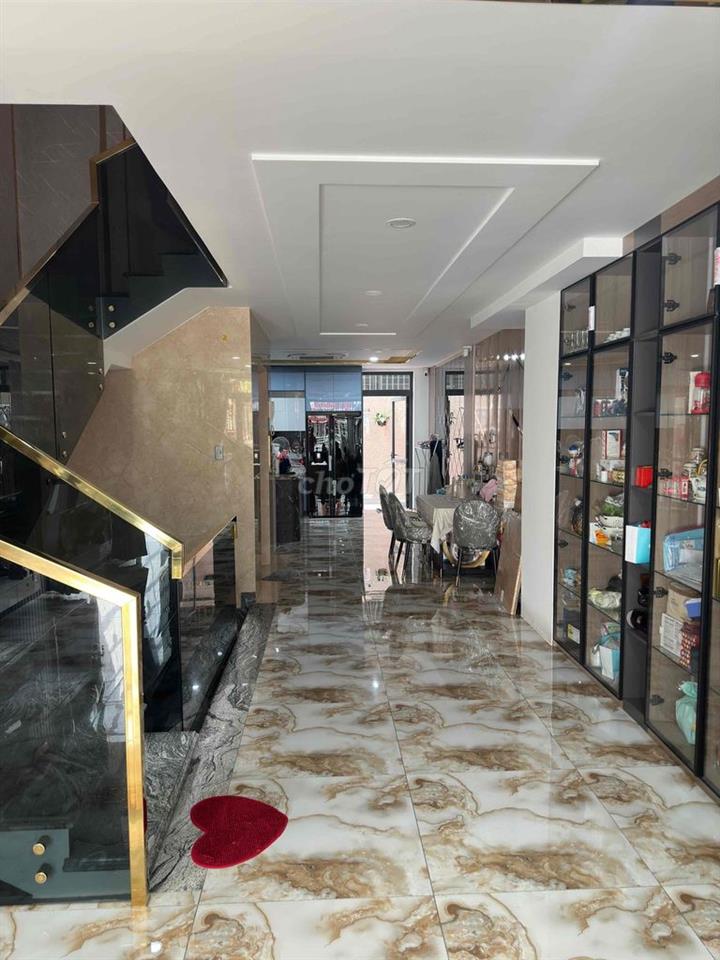 Nhà 1 hầm 1T3L nội thất cao cấp KDC Đại Phúc - Bình Chánh bán 17,6 tỷ