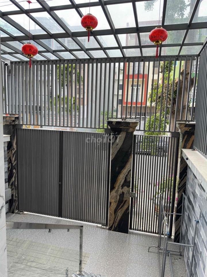 Nhà 1 hầm 1T3L nội thất cao cấp KDC Đại Phúc - Bình Chánh bán 17,6 tỷ