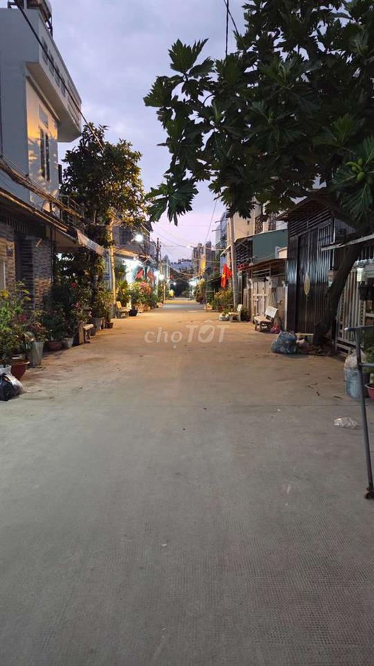 Bán Đất tặng nhà hẻm xe Tải 1544 Lê Văn Lương, ngay Cầu Long Kiểng