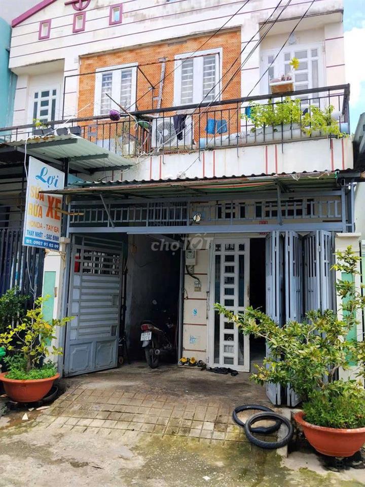 nhà ở khu vực yên tĩnh có 2 căn riêng biệt hiện đang cho thuê 1 căn 