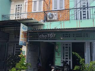 nhà ở khu vực yên tĩnh có 2 căn riêng biệt hiện đang cho thuê 1 căn 