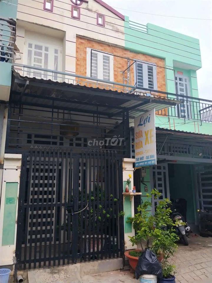 nhà ở khu vực yên tĩnh có 2 căn riêng biệt hiện đang cho thuê 1 căn 