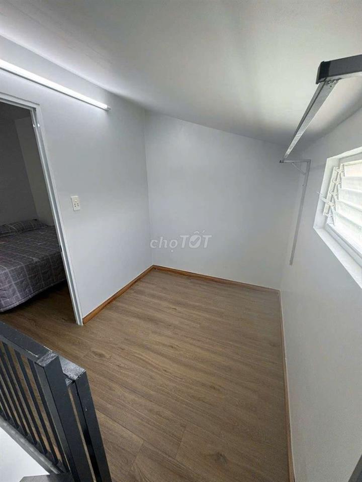 Nhà Mới trệt lững lầu 2pn đường lê văn lương