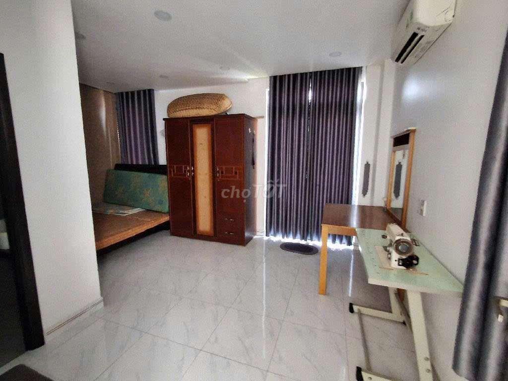 Nhà Ngang 8m2 cực kì hiếm ngay trung tâm ủy ban Nhà bè.