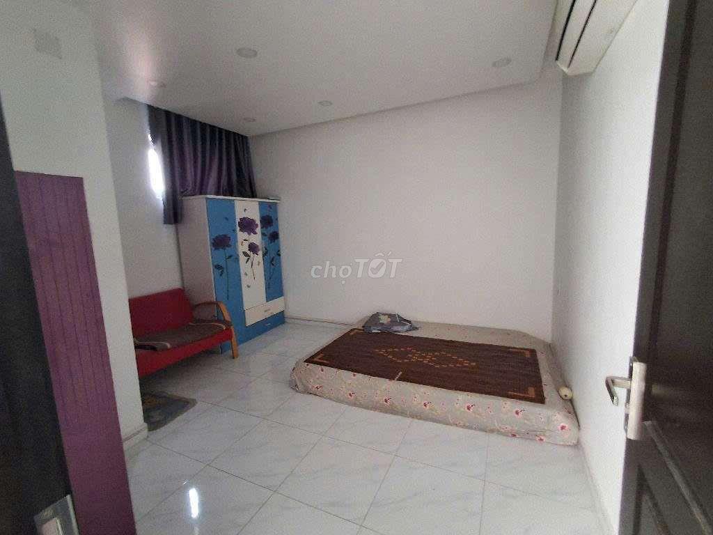 Nhà Ngang 8m2 cực kì hiếm ngay trung tâm ủy ban Nhà bè.