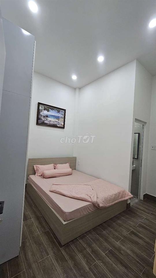 Nhà xe hơi quay đầu 80m2 vào ở liền đường lê văn lương 