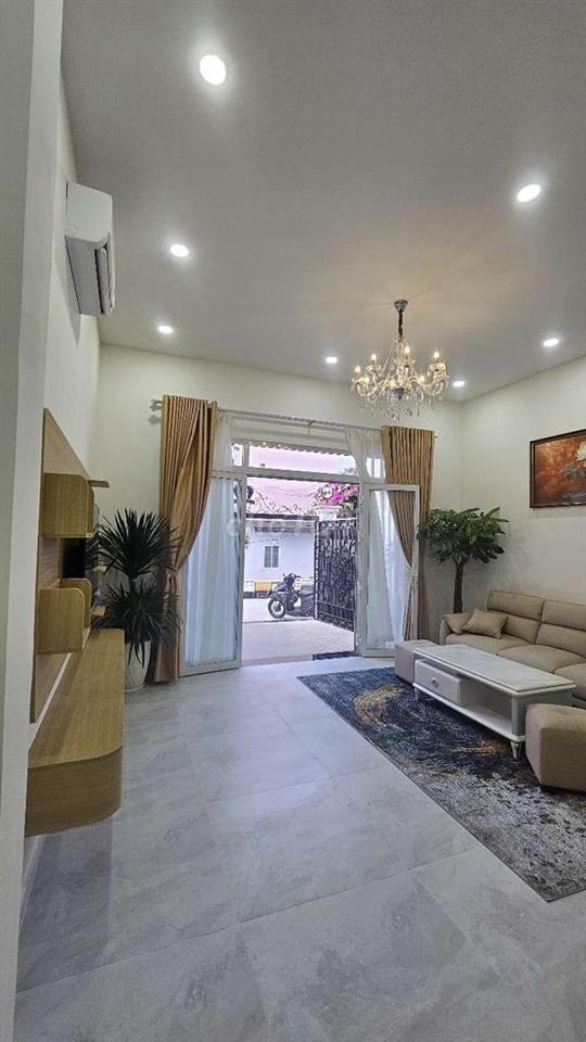 Nhà xe hơi quay đầu 80m2 vào ở liền đường lê văn lương 