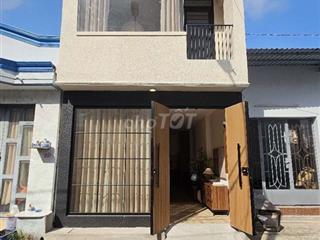 Nhà hẻm thông rộng rãi 1 trệt 1 lầu Mặt tiền hẻm lớn.