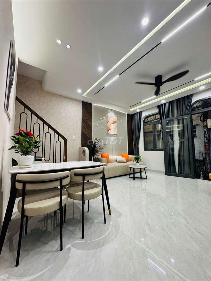 Nhà Q7, 35m2 thiết kế hiện đại Nhà mới dọn vào ở Liền. 