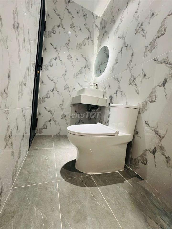 Nhà Q7, 35m2 thiết kế hiện đại Nhà mới dọn vào ở Liền. 