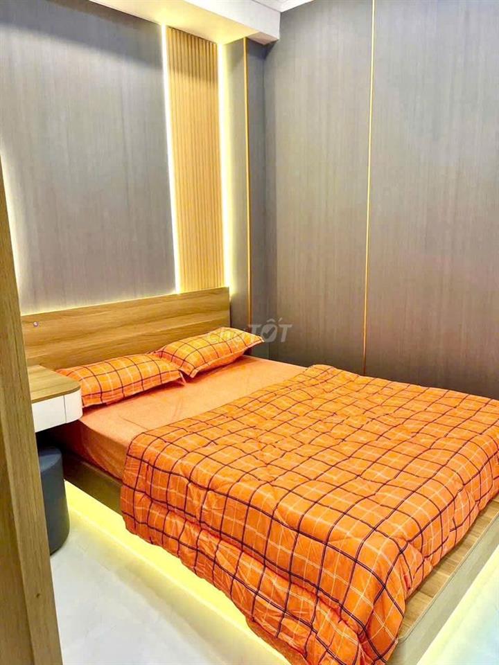 NHÀ 4 PHÒNG NGỦ NGAY UỶ BAN HUYỆN NHÀ BÈ SÂN XE HƠI.