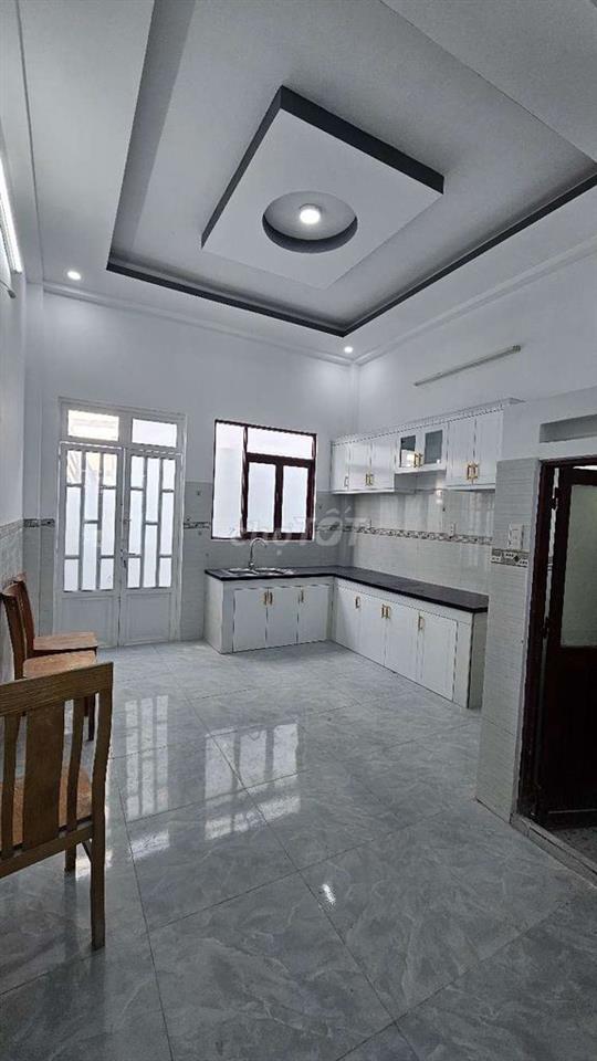 Nhà 3 Tầng Gồm 6 phòng ngủ ban công trước sau rất hiếm.