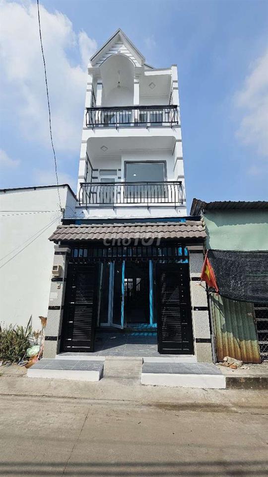 Nhà 3 Tầng Gồm 6 phòng ngủ ban công trước sau rất hiếm.