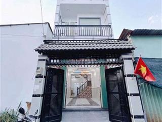 Nhà 3 Tầng Gồm 6 phòng ngủ ban công trước sau rất hiếm.
