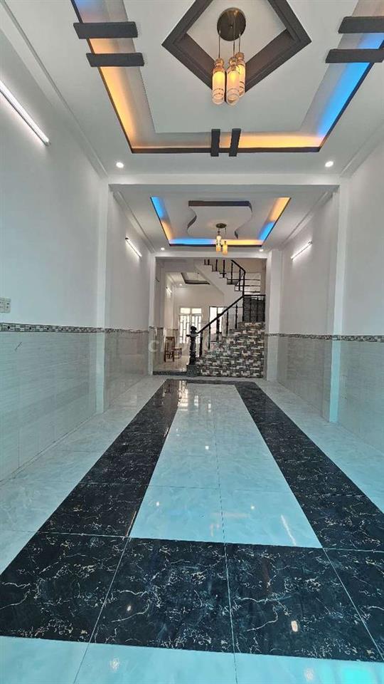 Nhà 3 Tầng Gồm 6 phòng ngủ ban công trước sau rất hiếm.