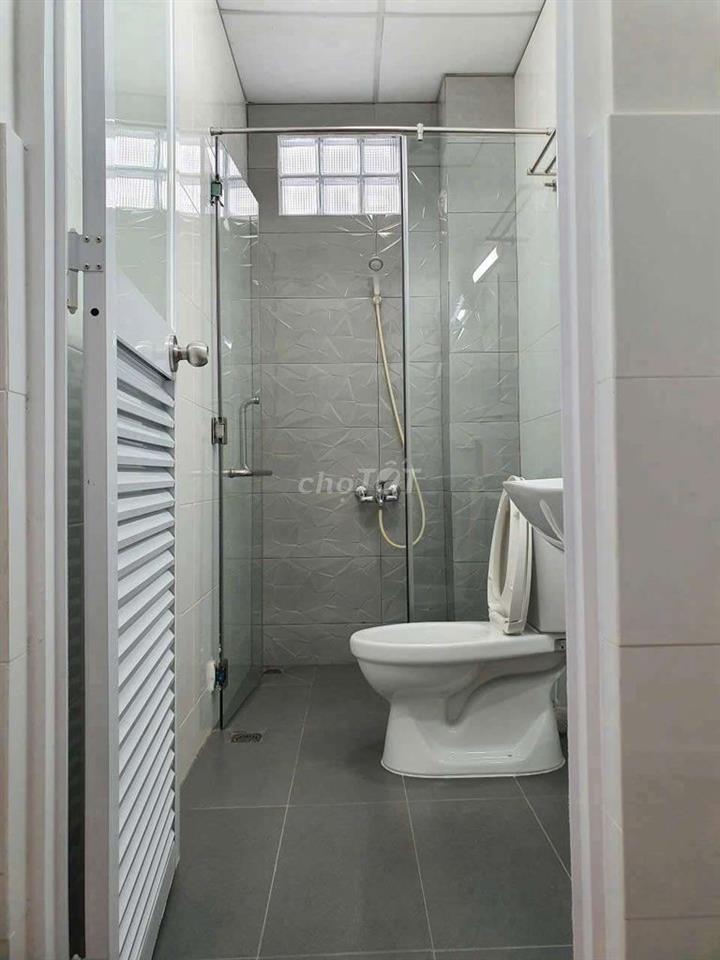 Nhà bán ngay trung tâm đường huỳnh tấn phát cạnh trường học  cấp 2