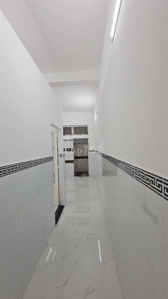 Nhà sát bên làng đại học phước kiển đường lê văn lương.