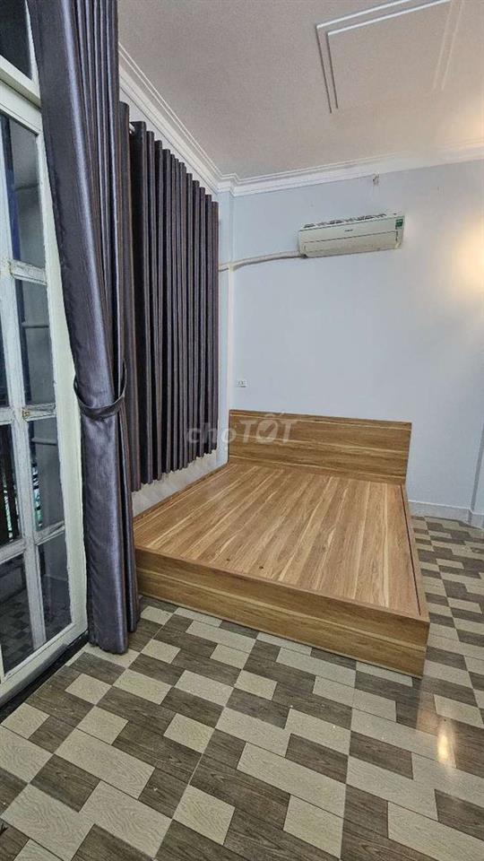 Nhà Mới dọn vào ở liền gần chợ đường huỳnh tấn phát.