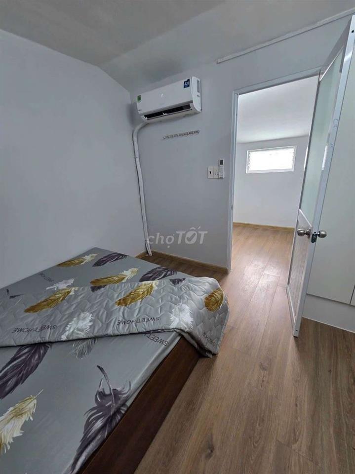 Nhà nhỏ xinh 3 tầng gồm 3 phòng ngủ đường lê văn lương.