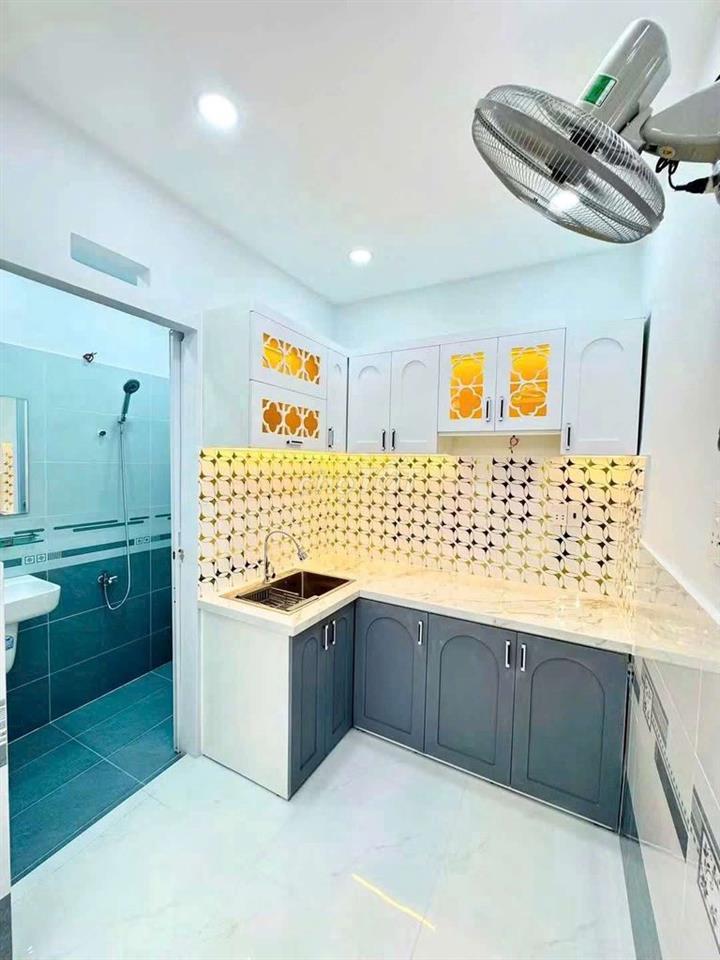Nhà Mới Ngay Trung tâm huỳnh tấn phát,thị trấn nhà bè sát Q7