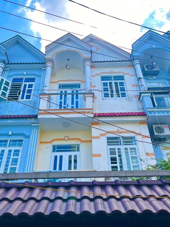 Nhà sổ sẵn công chứng sang tên nhà 3 tầng 4 phòng ngủ