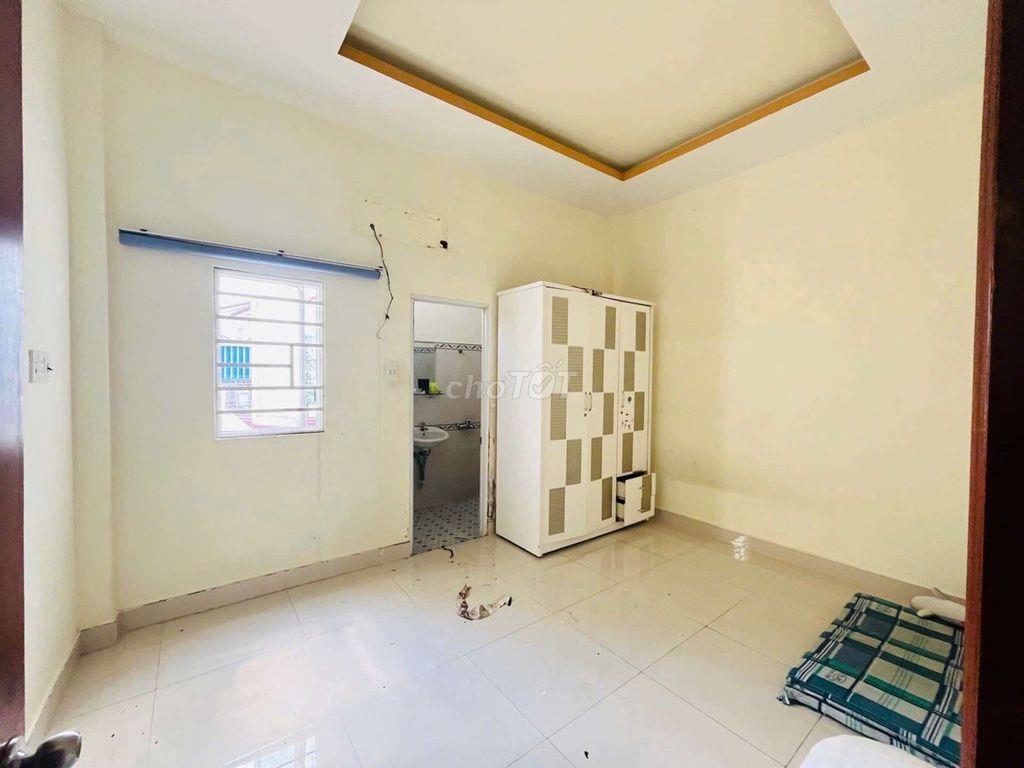 Nhà sổ sẵn công chứng sang tên nhà 3 tầng 4 phòng ngủ