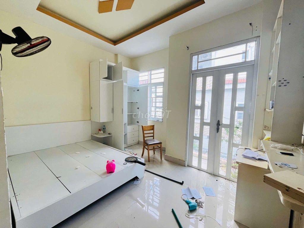 Nhà sổ sẵn công chứng sang tên nhà 3 tầng 4 phòng ngủ