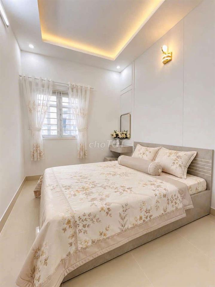 Nhà ngay đường dương cát lợi,sát quận 7 ,sổ sẵn công chứng sang tên.