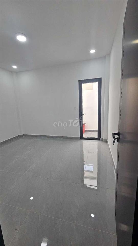 Nhà cấp 4 diện tích rộng hẻm 8m sổ hồng riêng 