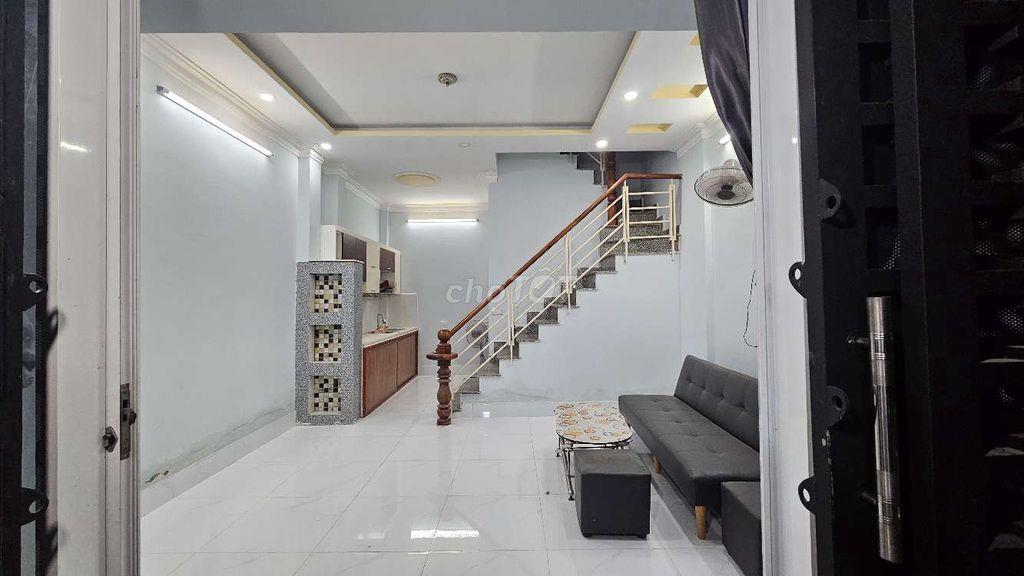 Nhà Huỳnh Tấn phát 4,5 x 7M.1 lầu sổ sẵn công chứng.