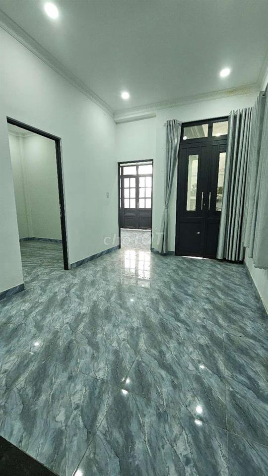 Nhà 6 x 15M. 1 lầu 4 phòng ngủ Ngay ủy ban Huyện Nhà bè.