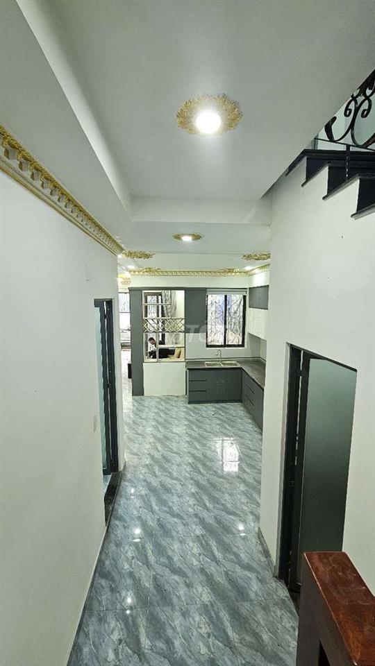 Nhà 6 x 15M. 1 lầu 4 phòng ngủ Ngay ủy ban Huyện Nhà bè.