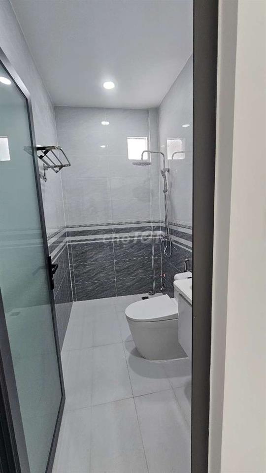 Nhà mặt tiền hẻm thông xe hơi Huỳnh tấn phát kết nối q7