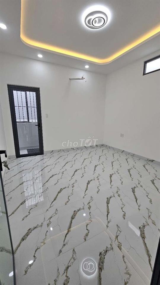 Nhà mặt tiền hẻm thông xe hơi Huỳnh tấn phát kết nối q7