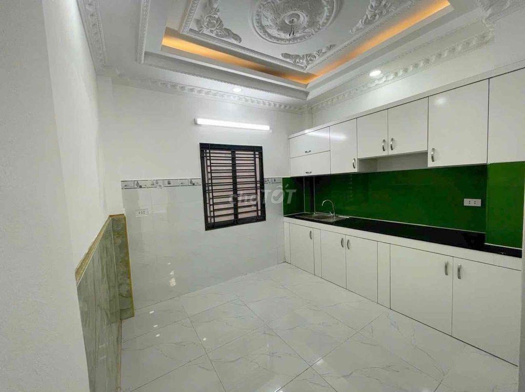 3 tầng cạnh phú mỹ hưng q7 4pn 3wc hẻm oto