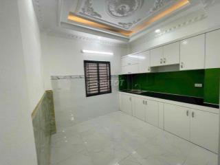 3 tầng cạnh phú mỹ hưng q7 4pn 3wc hẻm oto